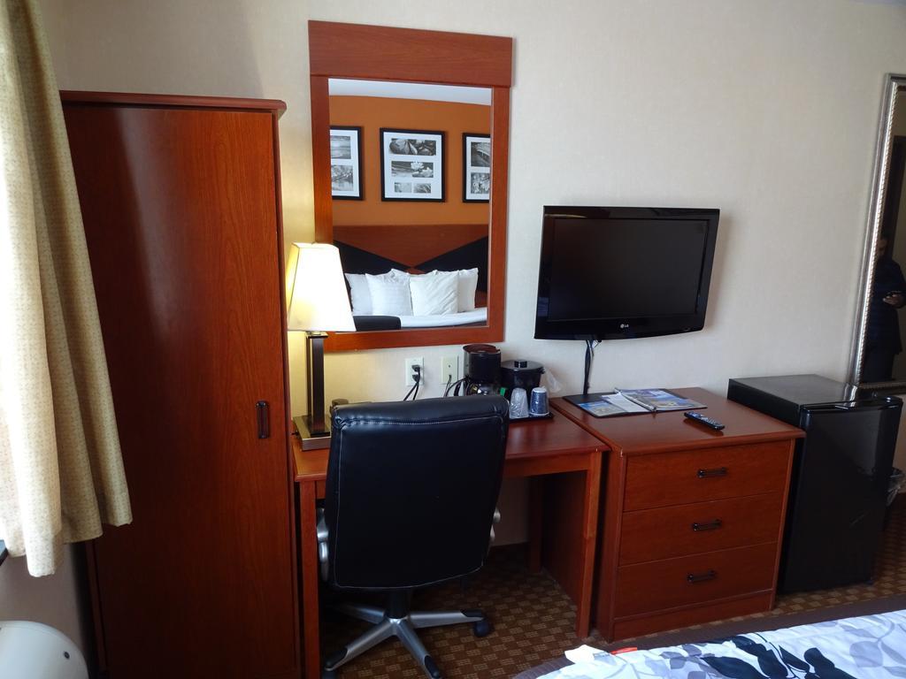Sleep Inn Brooklyn Ню Йорк Стая снимка